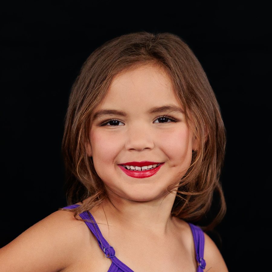 Olivia J., Team Glow dancer